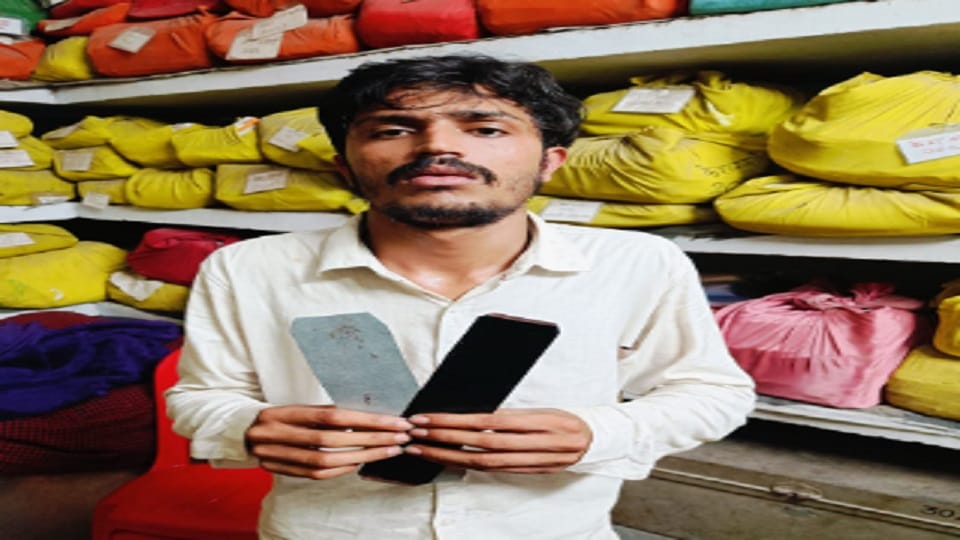 Account holders robbed at ATM accused in police custody know how they carried out the incident in Korba