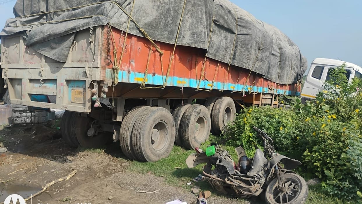 Truck loaded with cement hit a scooter rider in Rewari, husband and wife along with a 7-year-old child died