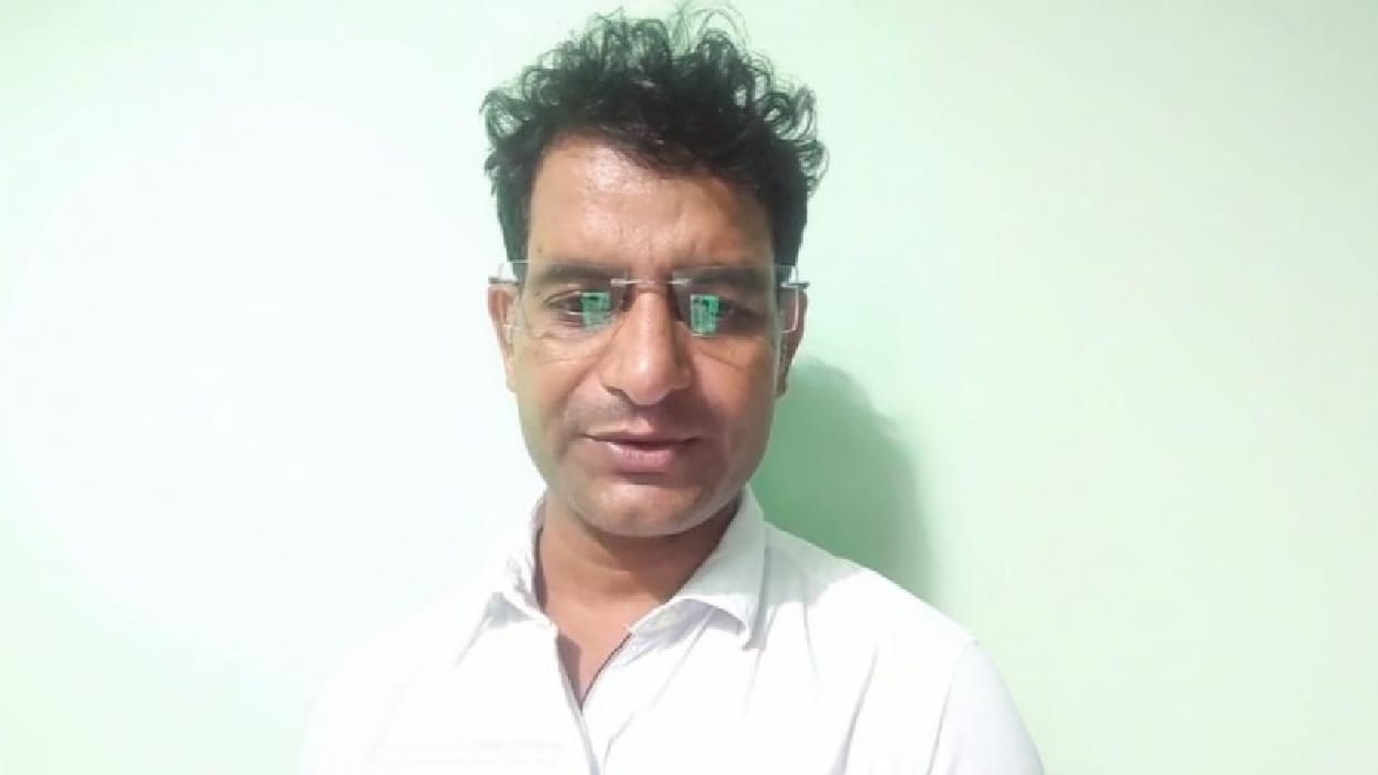 Teacher Rajnish Gangwar apologized for reciting poem on Kanwar