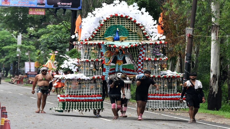Saharanpur: If the speed of Dak Kanwar exceeds 40, challan will be issued, know what rules have been decided.
