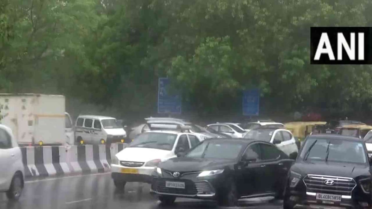 Delhi Weather become pleasant due to rain in Delhi-NCR