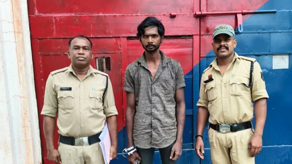 Police arrested the accused father for misdeed his daughter in Korba