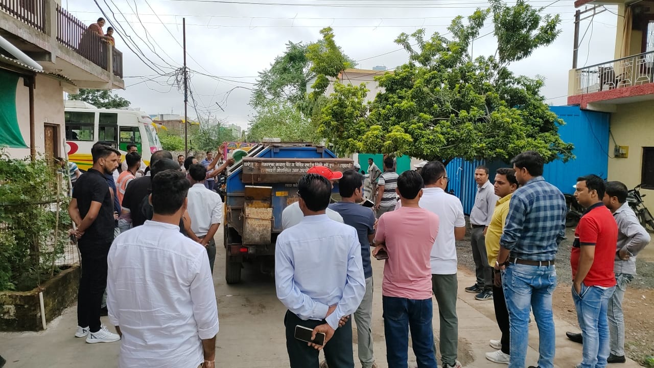 Swachh Survekshan 2025: Budhni and Shahganj Emerge as Cleanliness Champions, Honoured by President