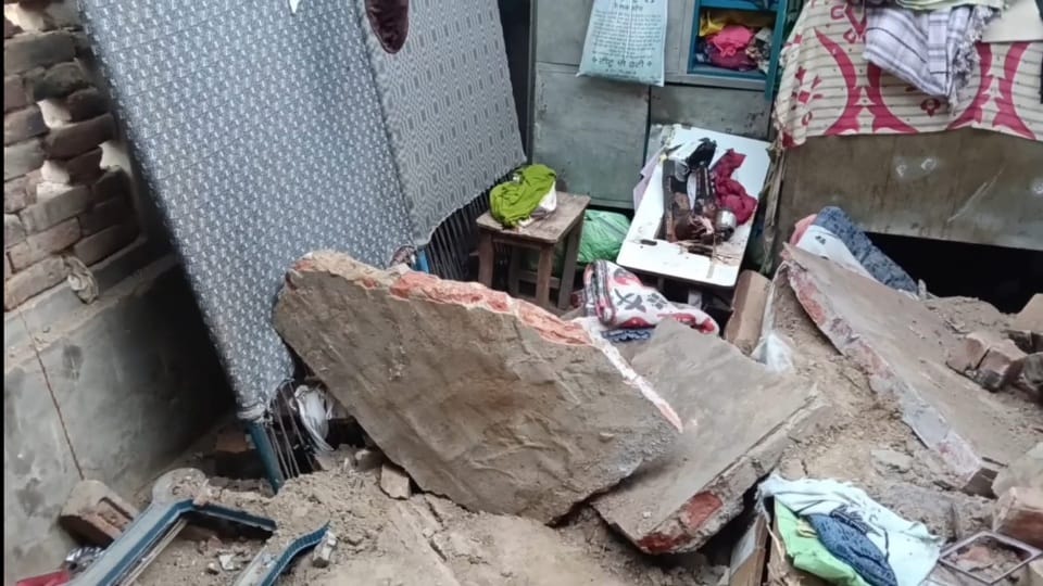 Poor family house roof collapsed due to rain in Barnala