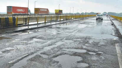 Kanpur: Patchwork of Jajmau bridge got washed away in rain