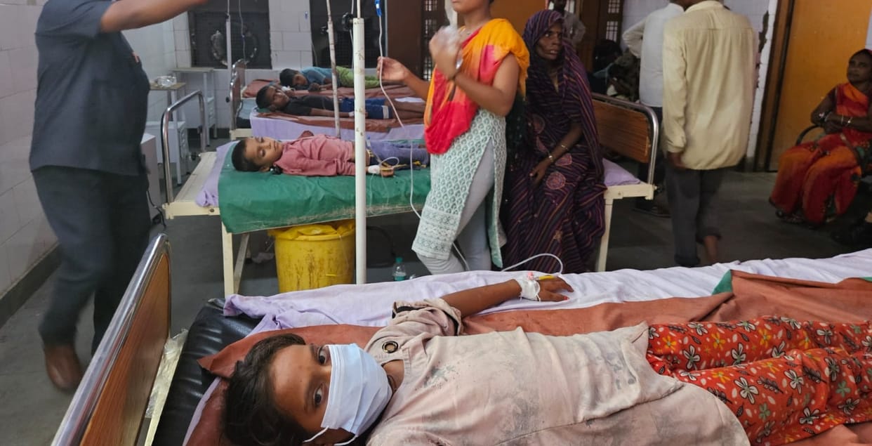 Farrukhabad Four children fell ill after eating mid day meal one died, SDM and CO started investigation