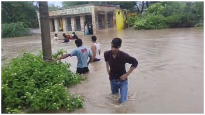 8 inches of rain in four hours in Bhanpura, water entered people's homes, traffic stopped