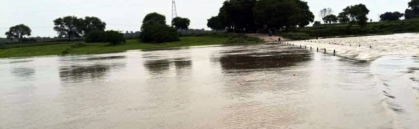 fierce form of Utangan water flowing 7 feet above the broken bridge four villages cut off from Fatehabad
