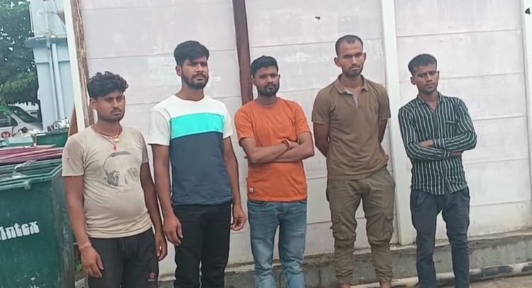 Bihar: खेत में मिर्च तोड़ते समय दंपति पर गिरी आकाशीय बिजली, पति की मौके पर मौत; पत्नी गंभीर रूप से झुलसी