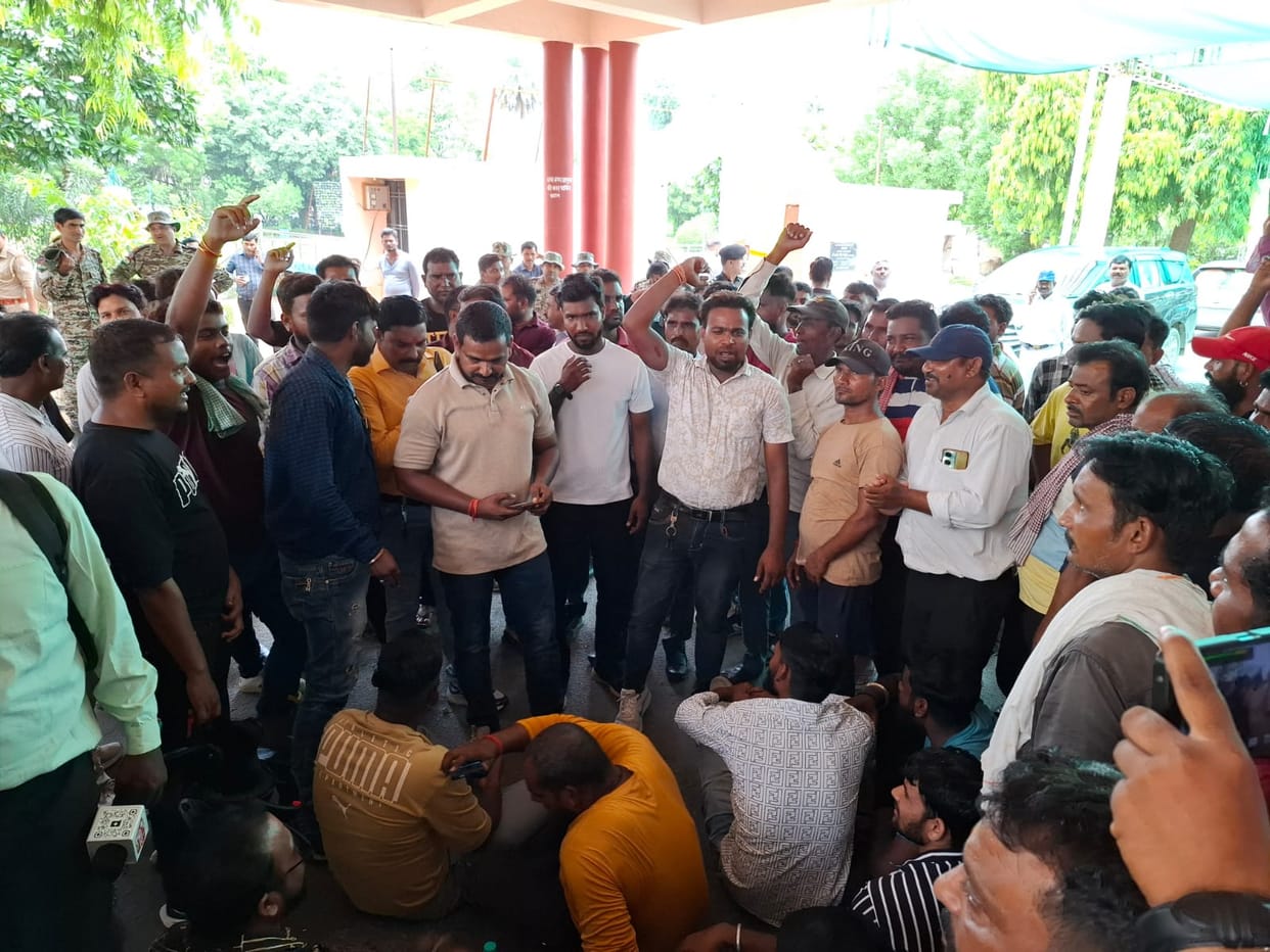 Sanitation workers went on strike in Agra
