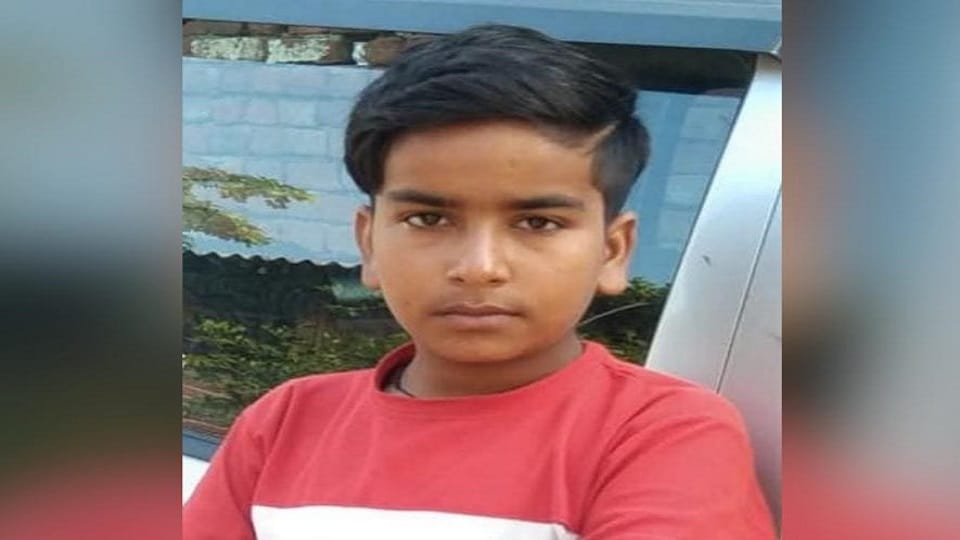 Muzaffarnagar: Cow collided with a moving bike, 14 year old son died, this is what happened to the father.