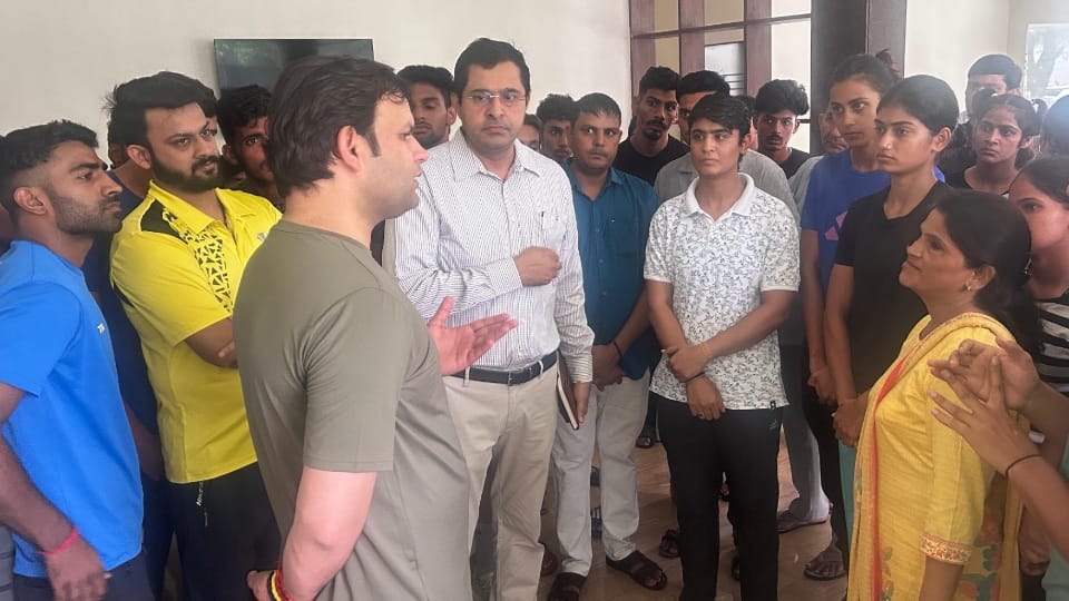 Sports Minister Gaurav Gautam issued show cause notice to 15  including sports officer of Tau Devi Lal Stadium