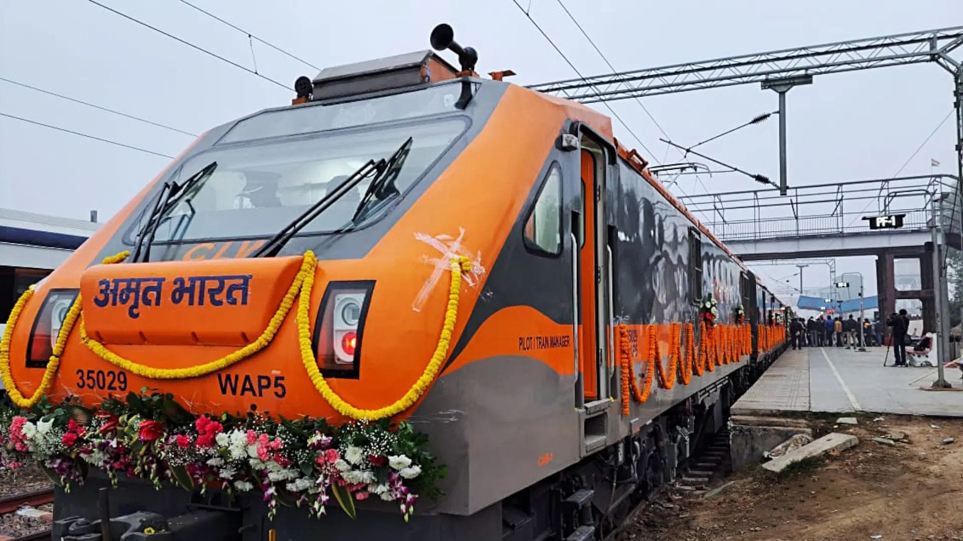 Prayagraj Junction: 777 people made reservations for the inaugural journey of NCR third Amrit Bharat train.