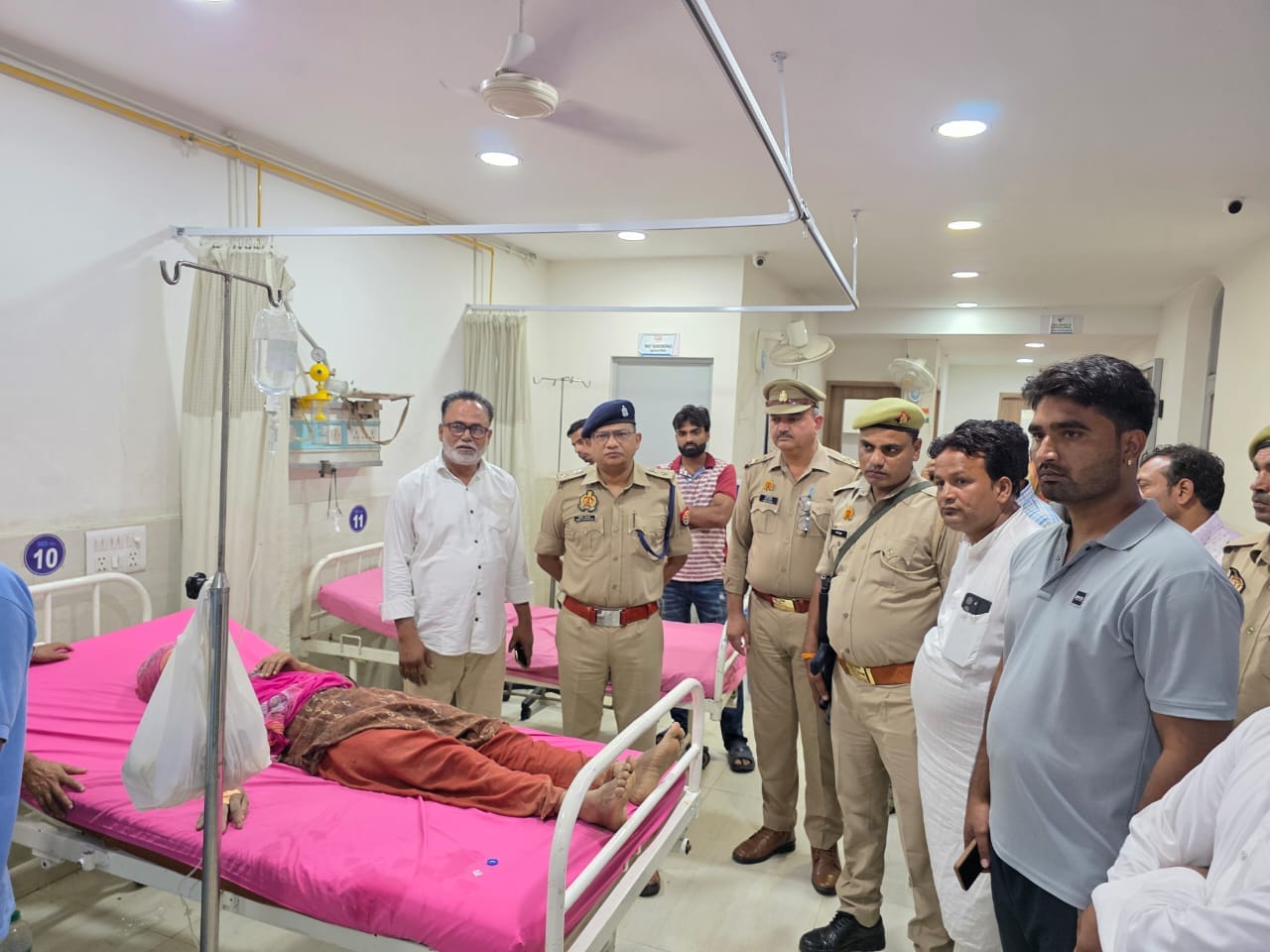 roof of an under-construction house collapsed in Hapur nine-year-old girl died four injured