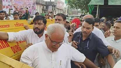 Chhattisgarh: पूर्व मुख्यमंत्री भूपेश बघेल के बेटे चैतन्य गिरफ्तार, शराब घोटाले मामले में ईडी की बड़ी कार्रवाई Former CM Bhupesh Baghel son arresed by ED in Chhattisgarh liquor scam case