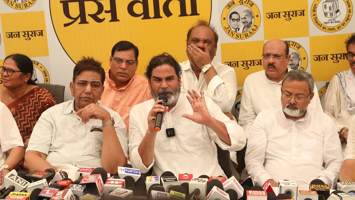 Bihar News : IPS JP Singh IPs bhojpuri singer ritesh pandey singer alok kumar joins prashant kishor jan suraaj