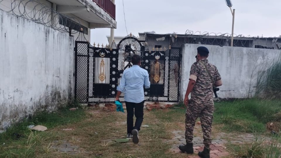 ED Raids Chhangur BABA Peer in Illegal Conversion Case Unearths Crores in Suspected Hawala Network