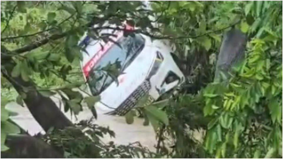 Heavy Rain Wreaks Havoc in Chhatarpur: Three Dead 2,000 Trapped as Rivers Overflow