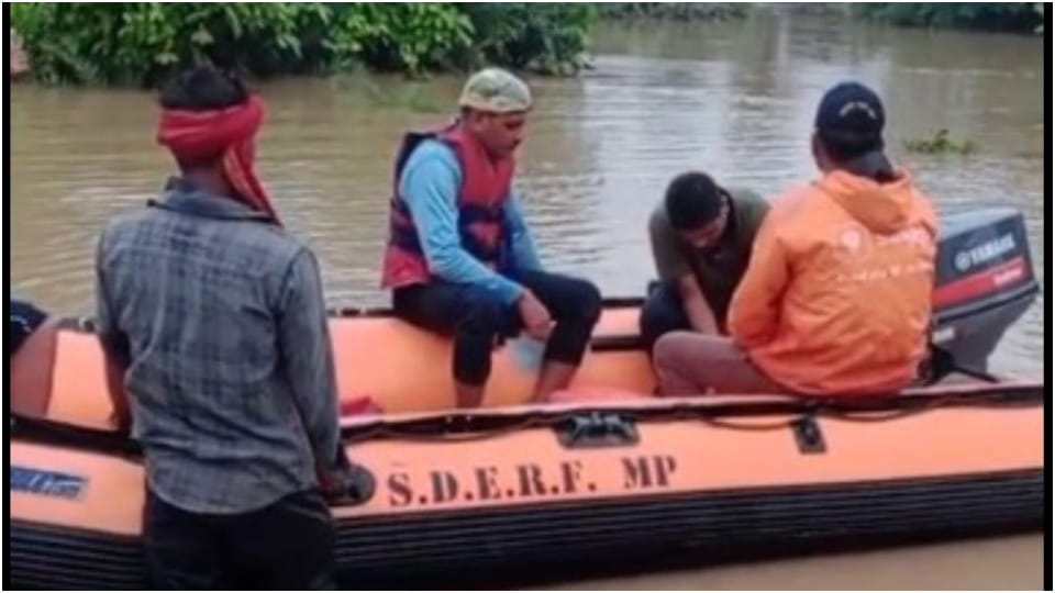 Heavy Rain Wreaks Havoc in Chhatarpur: Three Dead 2,000 Trapped as Rivers Overflow