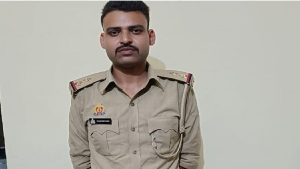 Meerut: Threatened by saying 'I am the sub-inspector of Dadri police station of Noida' and extorted money