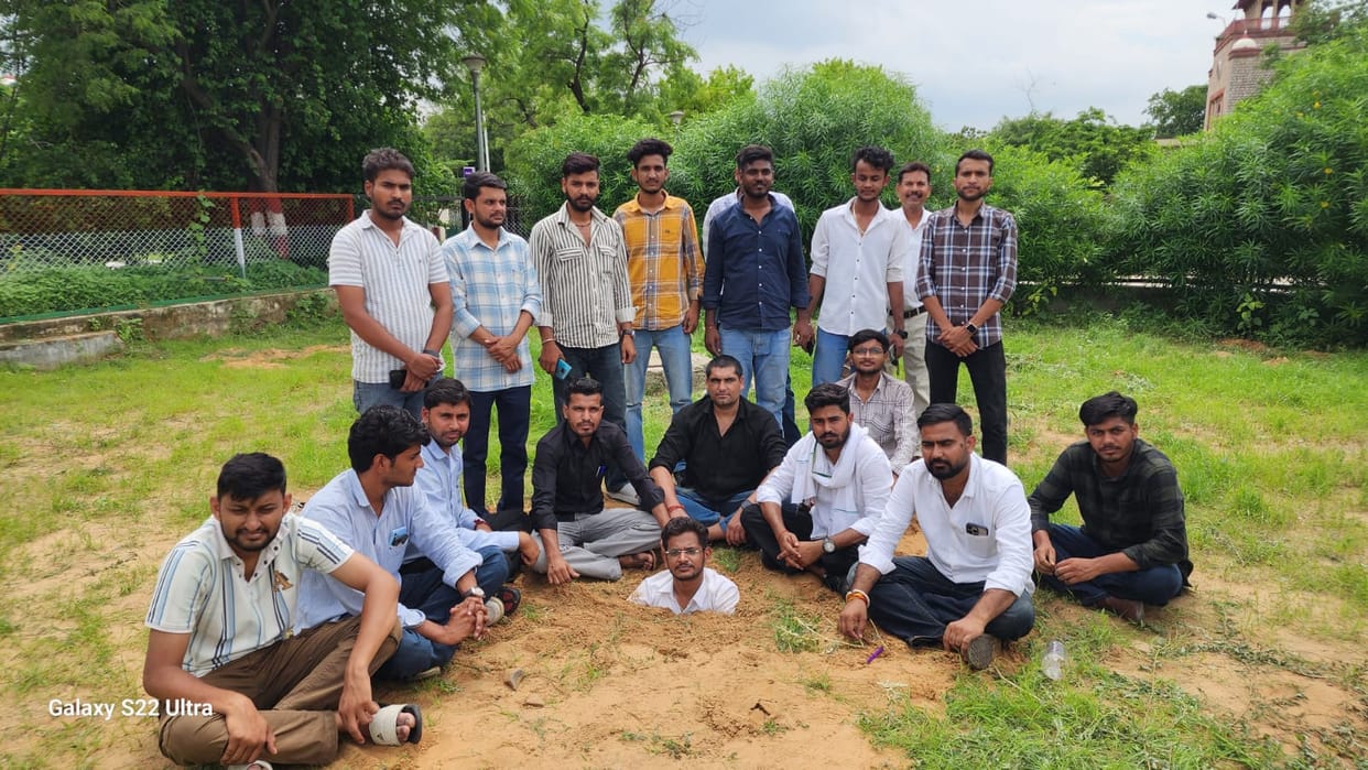 Rajasthan University: Student took a unique step demanding student union elections