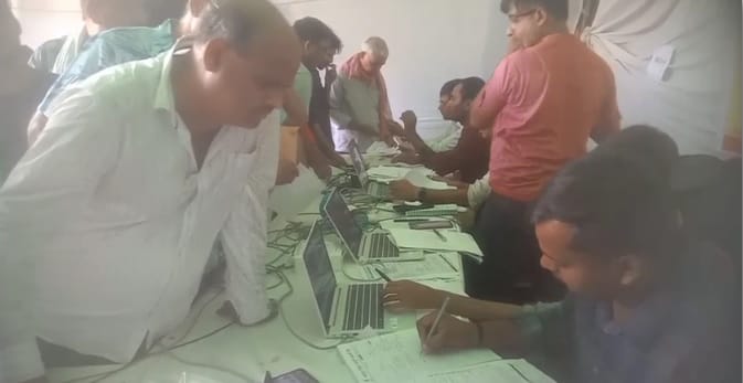 Kanpur Meter reading not taken and bill of 20 thousand sent truth coming out in Kesco camps