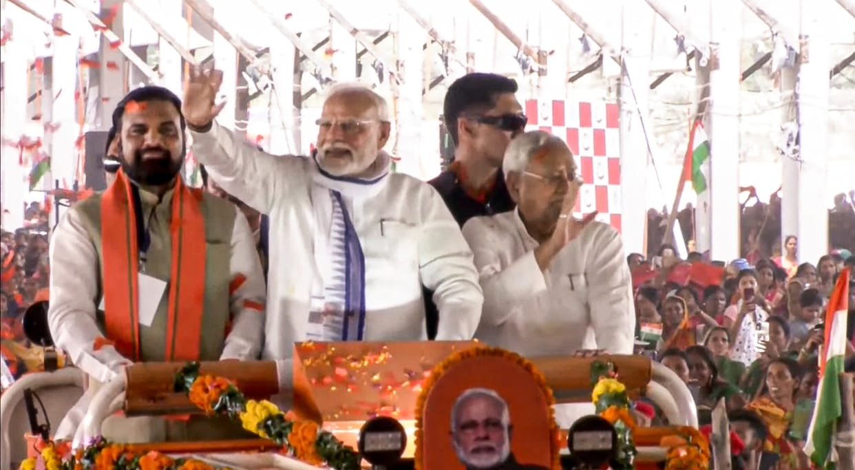 after bomb threat delhi bomb threat bangalore motihari bihar pm modi live page