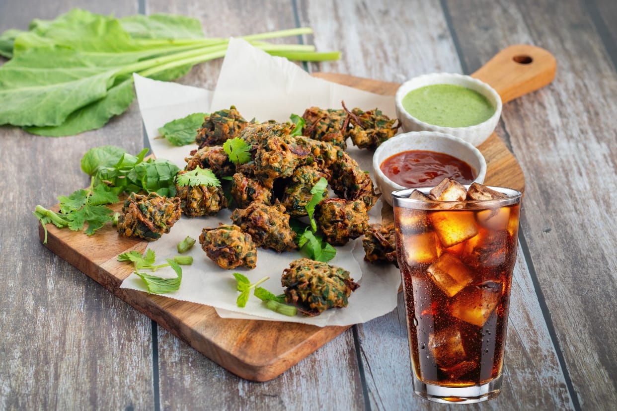 Four people fell ill after eating cold drinks and dumplings one girl died