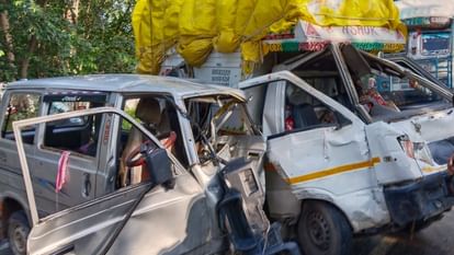 Road accident in Amroha School van collides with pickup teacher and student die