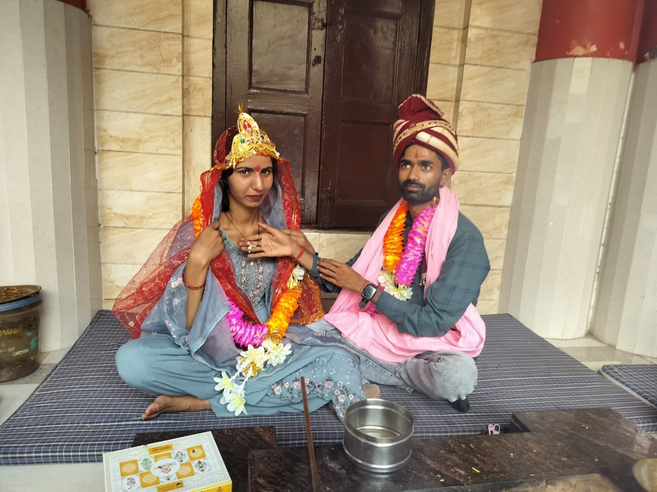 Two Muslim girls married Hindu boys changed their name along with their religion in moradabad