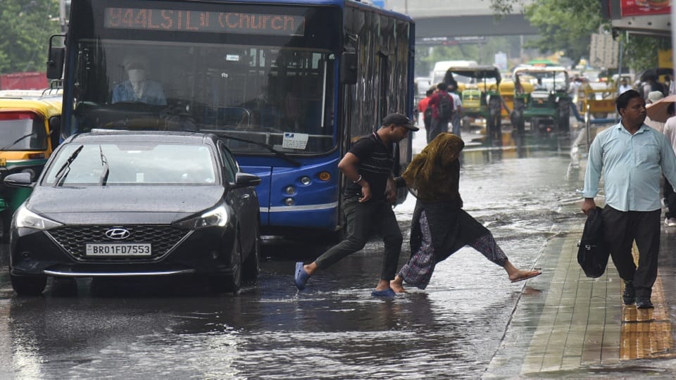 Weather News in hindi Heavy rains in Delhi-NCR how Saturday and Sunday will be in capital