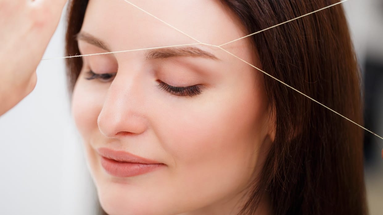 tips to remember during threading eyebrow in hindi