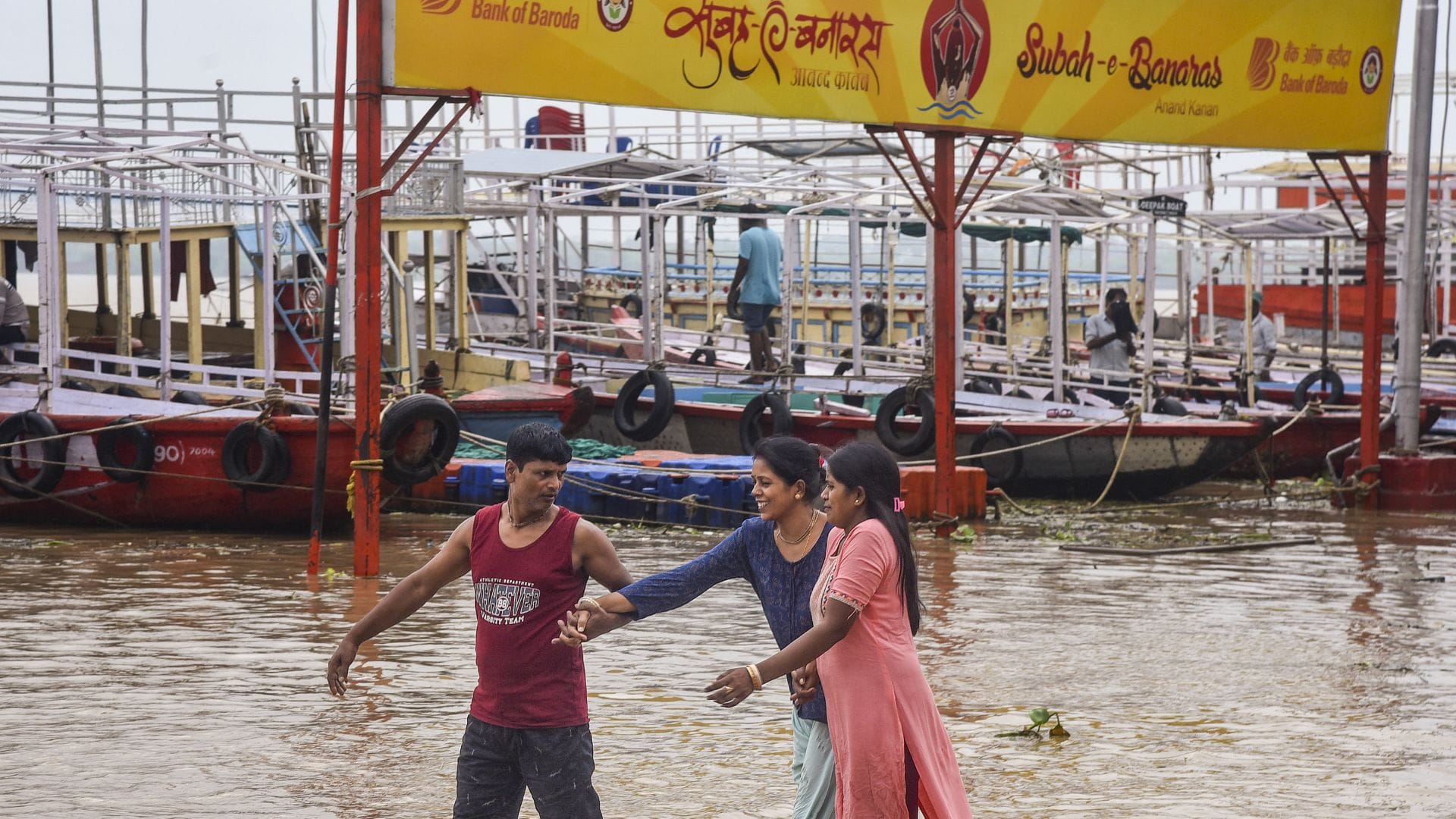 Varanasi Flood Ganga water level increased and flow of Varuna river