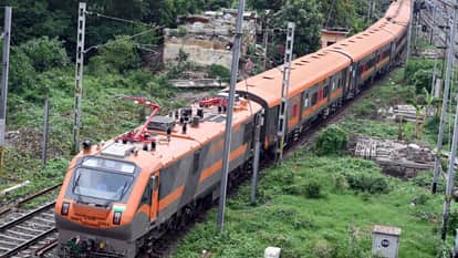 There is no toilet in the train engine then how do the drivers manage it you will be shocked to know