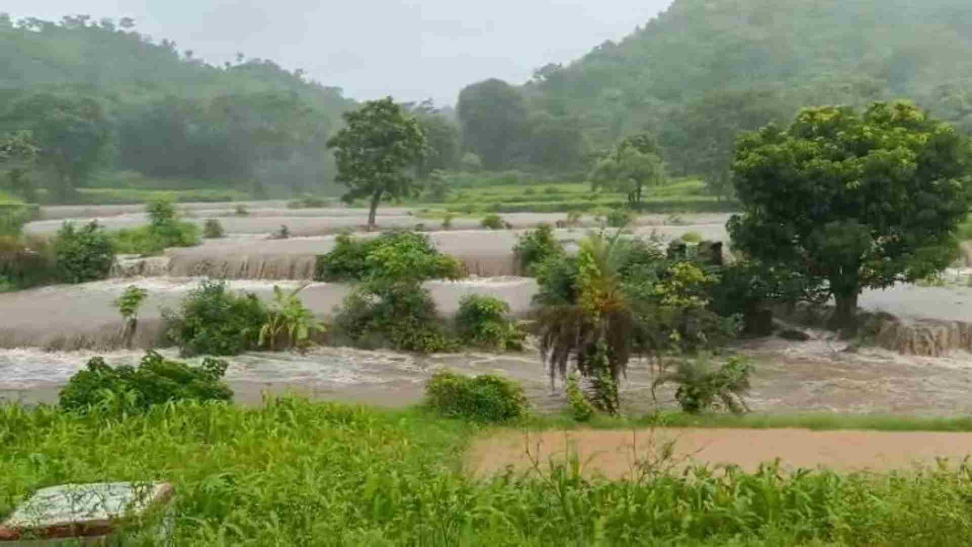 बारिश से बिगड़ी व्यवस्था।