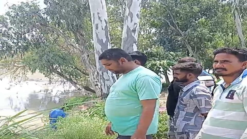 Woman dead body Found in Yamuna Canal