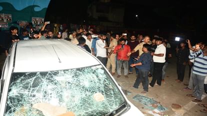 An uncontrolled car ran over four people near the High Court, an old woman died