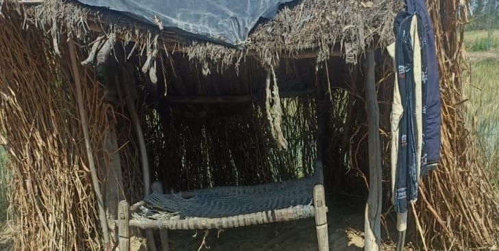 Hardoi The body of a watchman was found lying near hut he used to work in a cement brick field