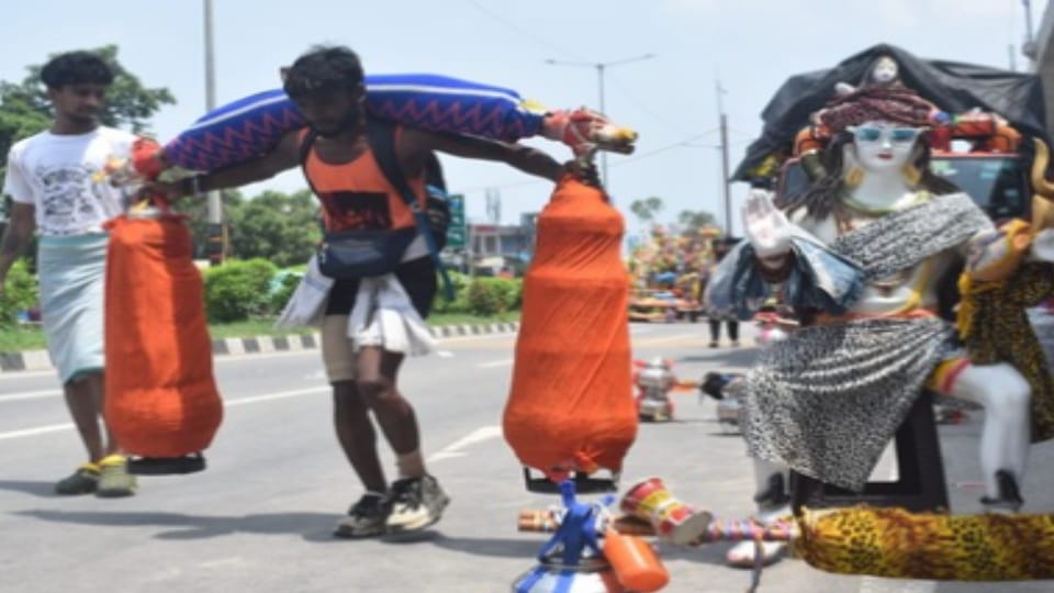 Sunshine intensifies heat in Modipuram, relief from breeze; Rain likely on July 20-21