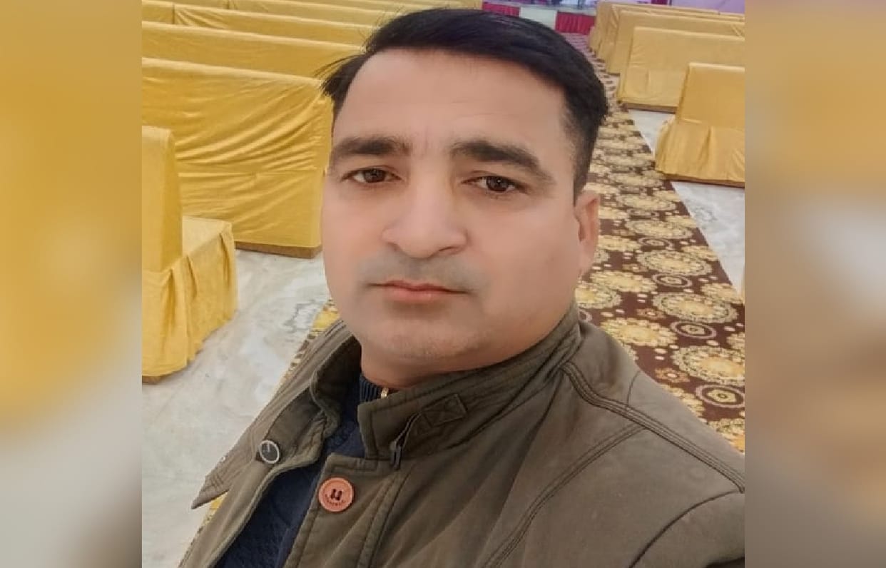 Factory worker dies under suspicious circumstances allegation of murder by poisoning liquor in Bareilly