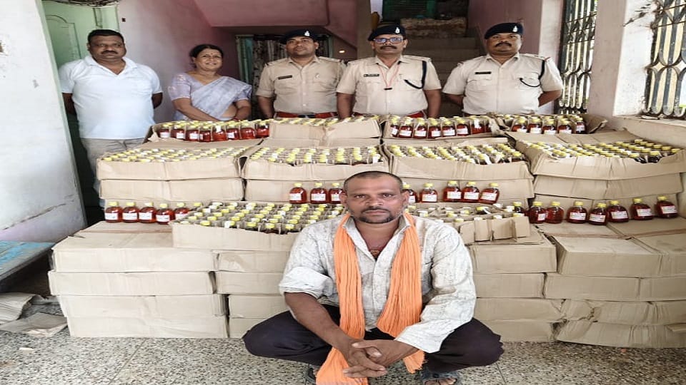 पुलिस की गिरफ्त में आरोपी