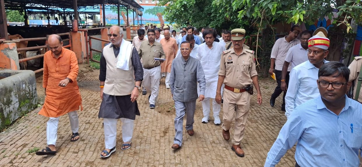 Goshala condition angers UP Minister Dharmapal Singh; Municipal Health Officer removed in Meerut