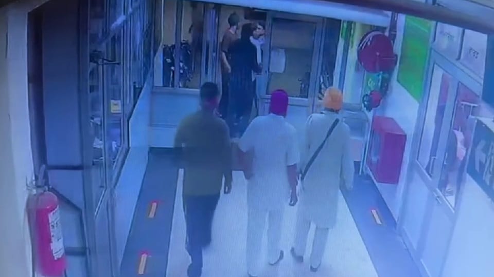 Hooliganism at Sultanpur Lodhi Civil Hospital, four injured