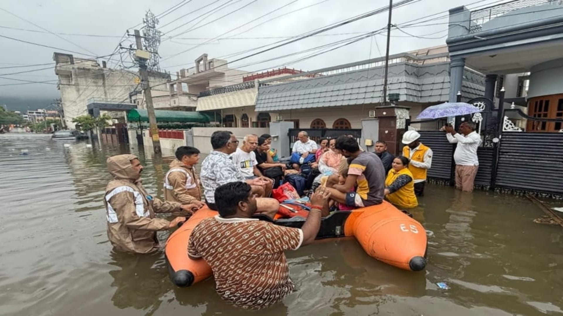 Ajmer: Flood-like Situation Due to Heavy Rain, Ana Sagar Overflowing, Water on Roads, Relief Efforts Intensify
