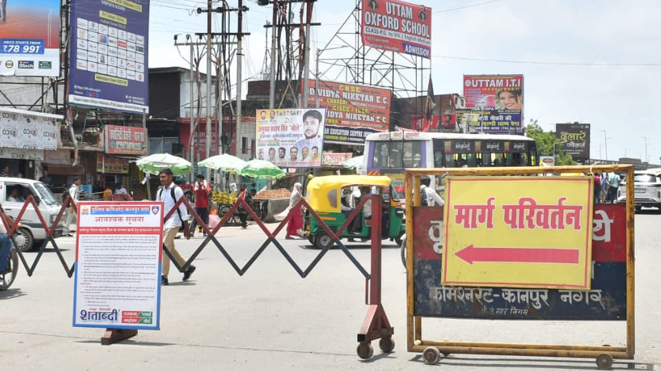 Diversion on Ramadevi flyover due to repair of Yamuna bridge in Hamirpur, traffic jam