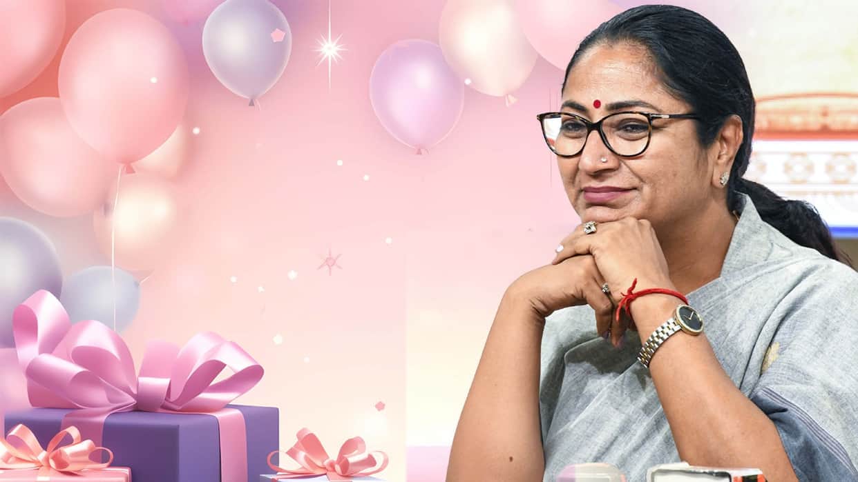 CM Rekha Gupta will celebrate Karva Chauth collectively today.