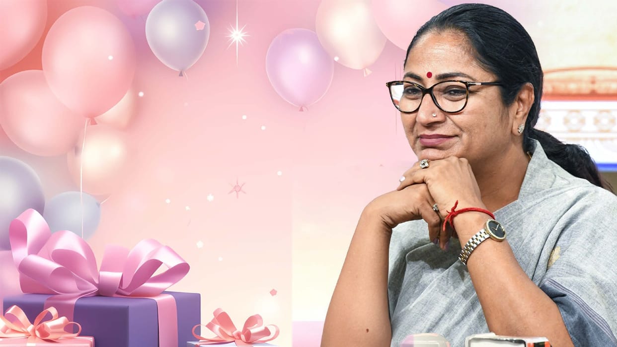 CM Rekha Gupta will celebrate Karva Chauth collectively today.