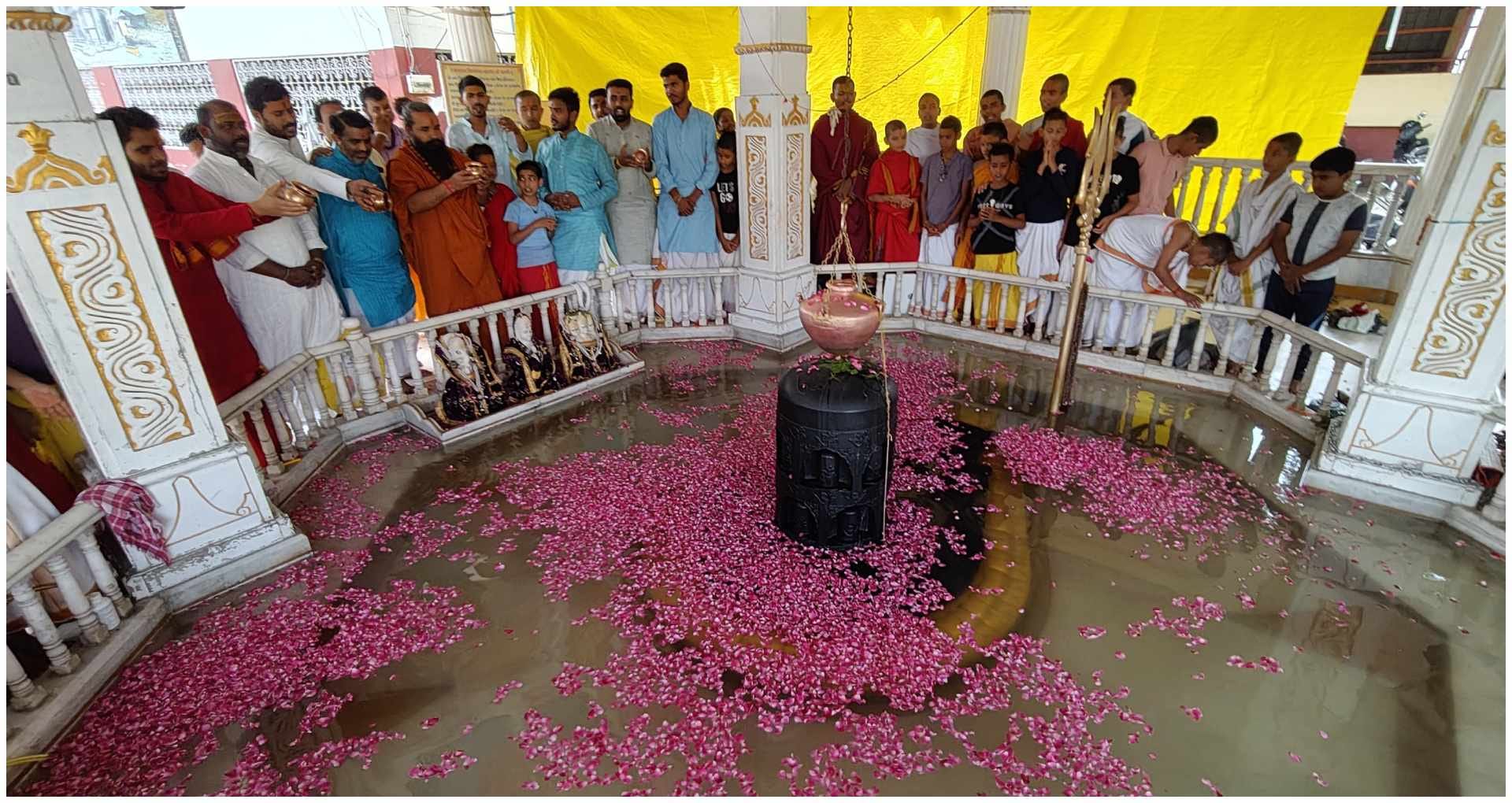 Unique prayer for rain in Indore, water Abhishek of Mahadev in Panchkuiya temple, see photos