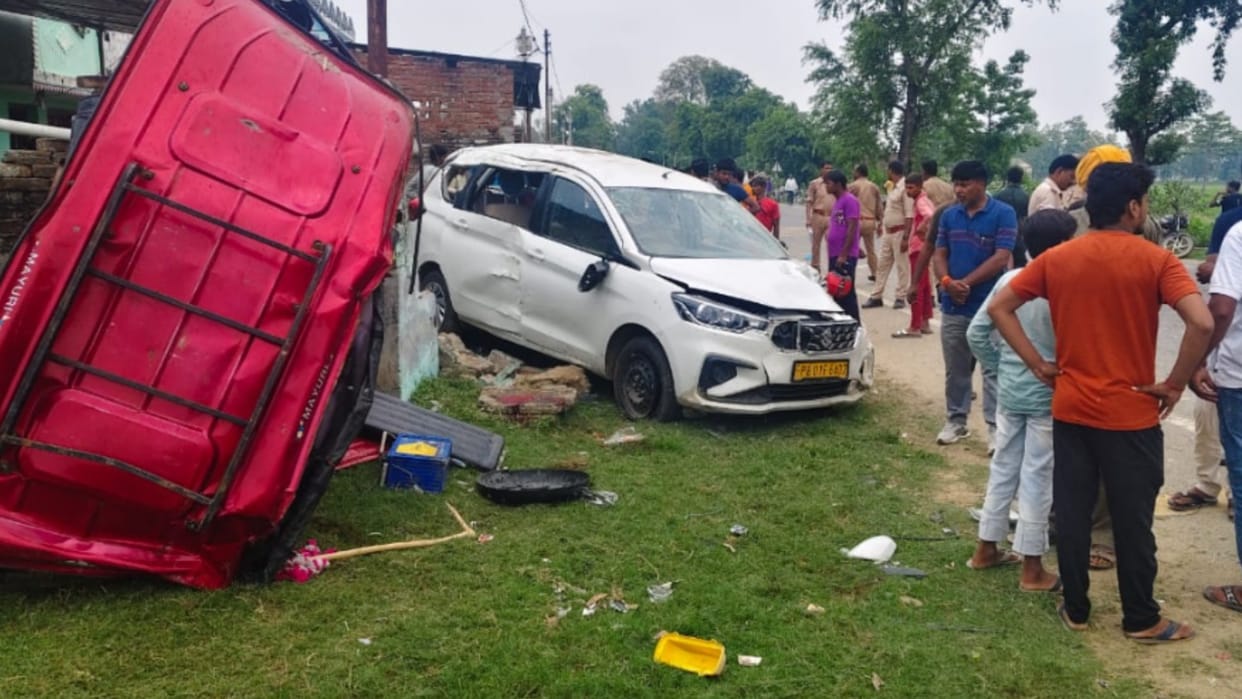 Balrampur: High speed Ertiga car hits e-rickshaw from behind, two killed, five injured
