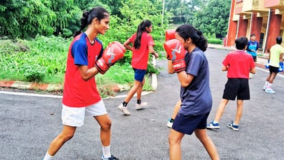 Sports News 32 players of Varanasi division are taking training in hockey technique and penalty corner
